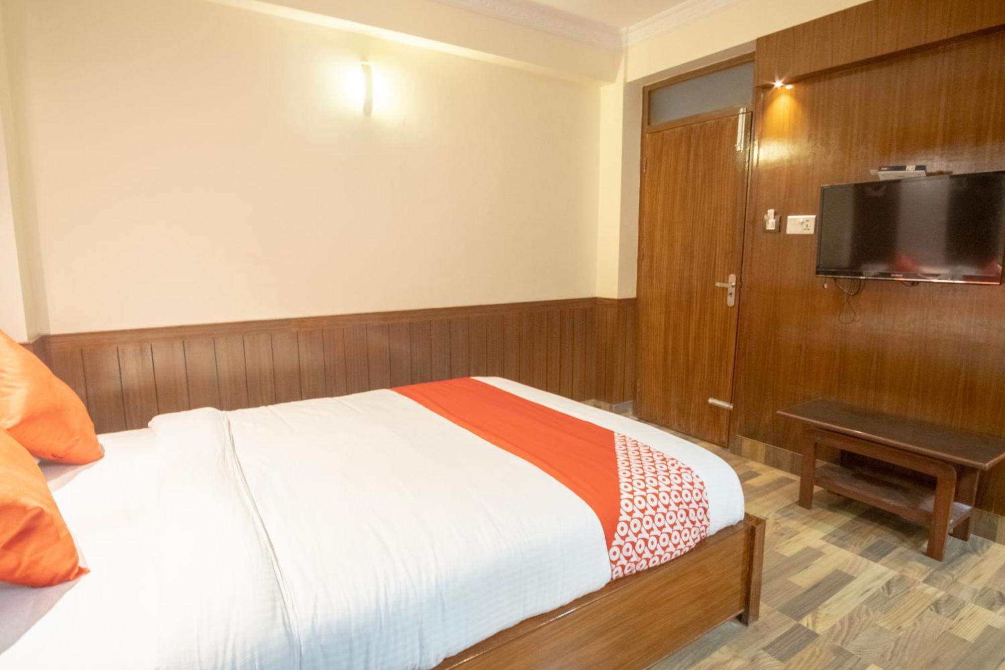 Oyo 304 Hotel Manama Balaju エクステリア 写真
