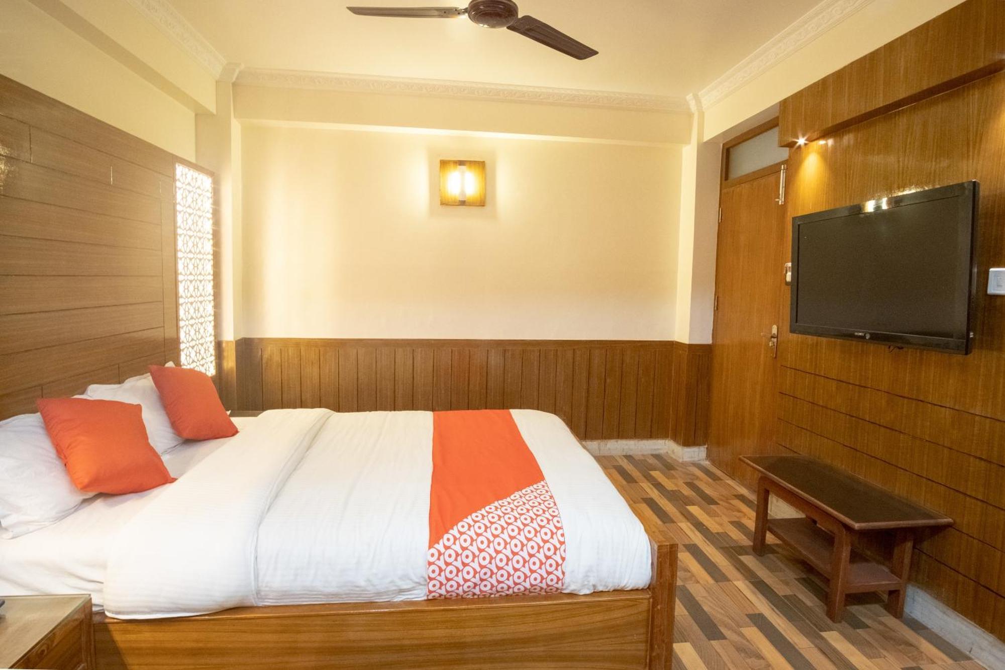 Oyo 304 Hotel Manama Balaju エクステリア 写真