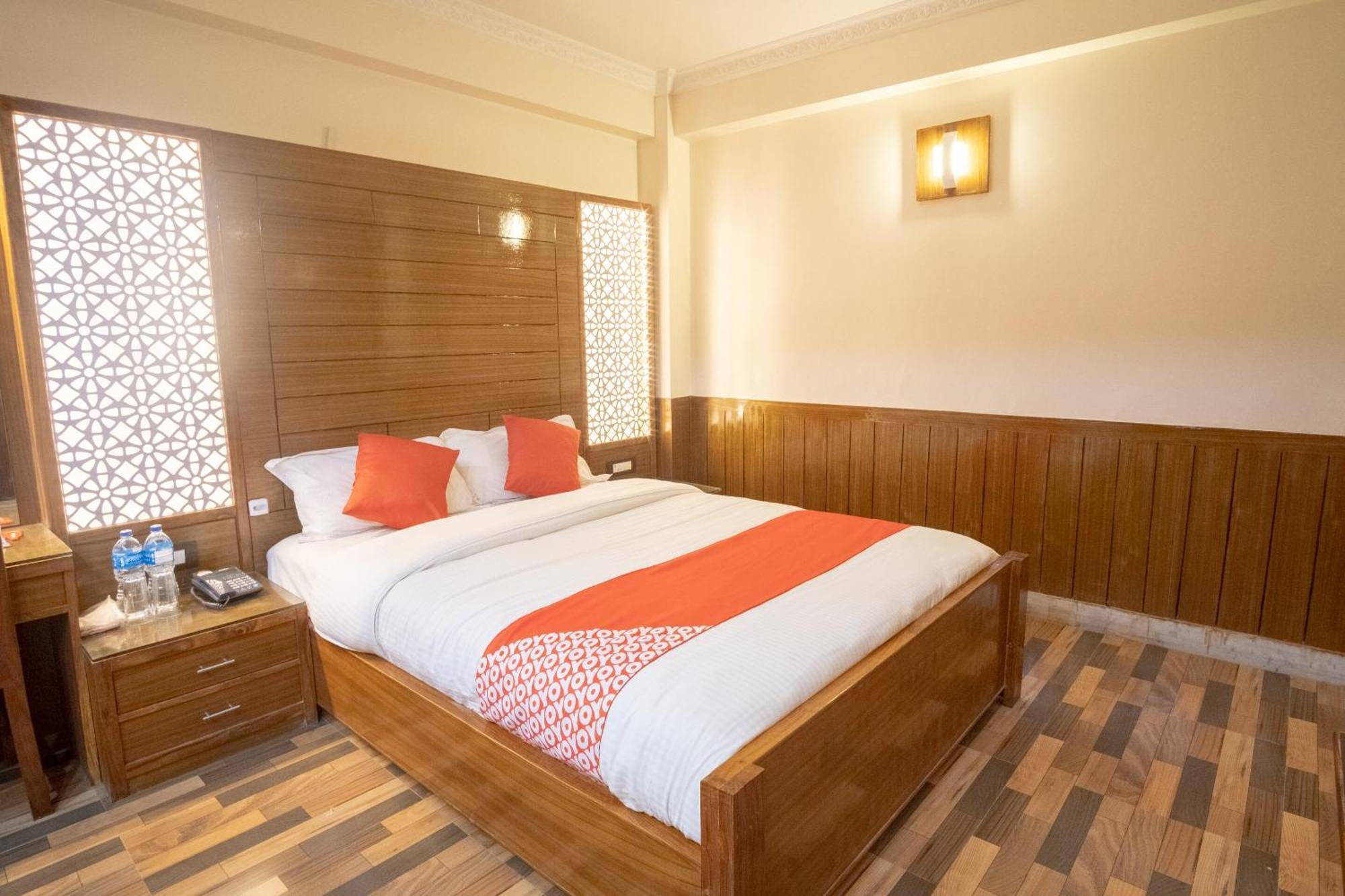 Oyo 304 Hotel Manama Balaju エクステリア 写真
