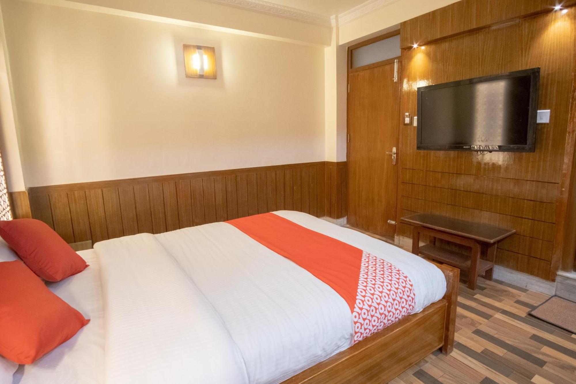 Oyo 304 Hotel Manama Balaju エクステリア 写真