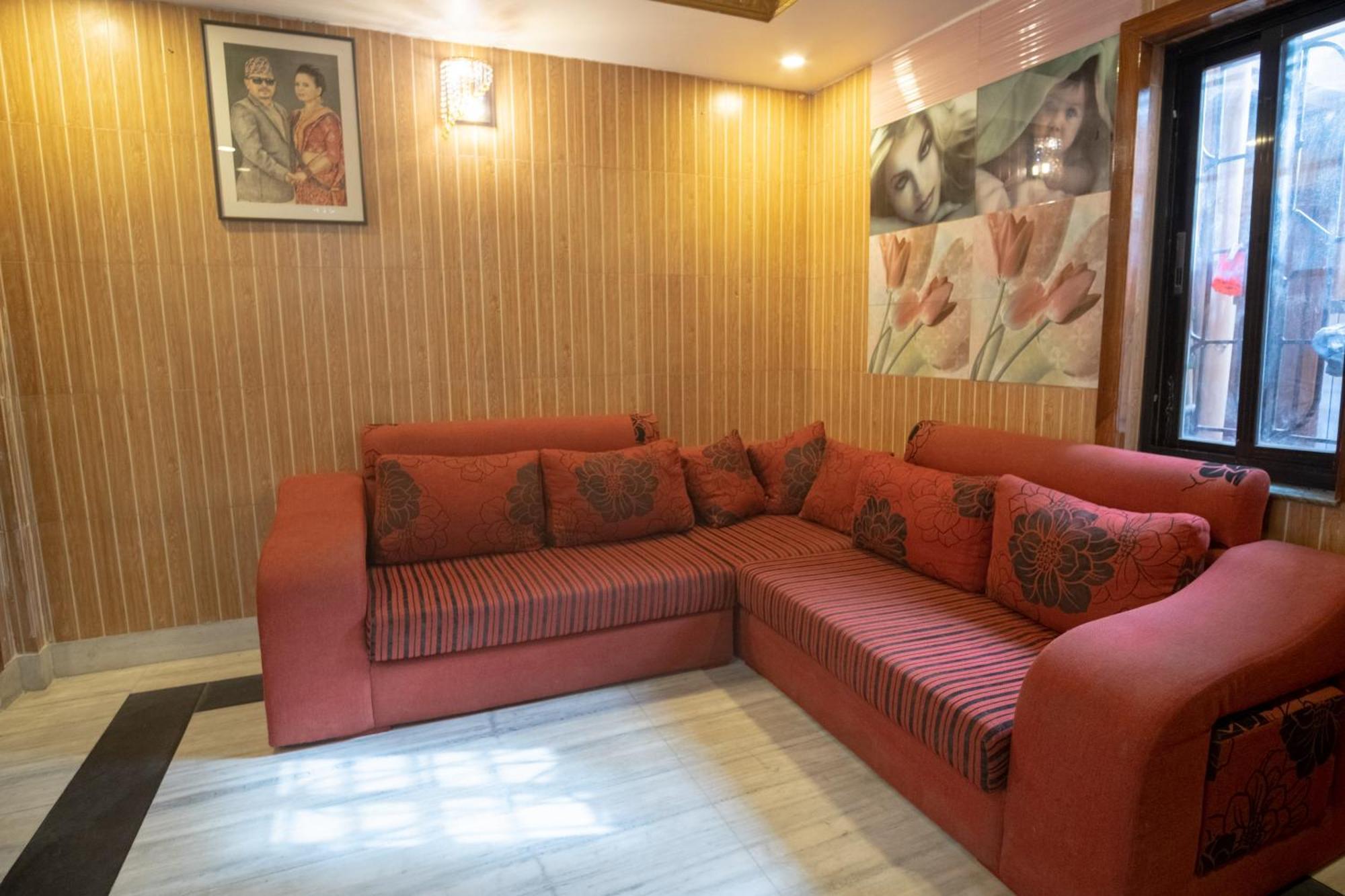 Oyo 304 Hotel Manama Balaju エクステリア 写真