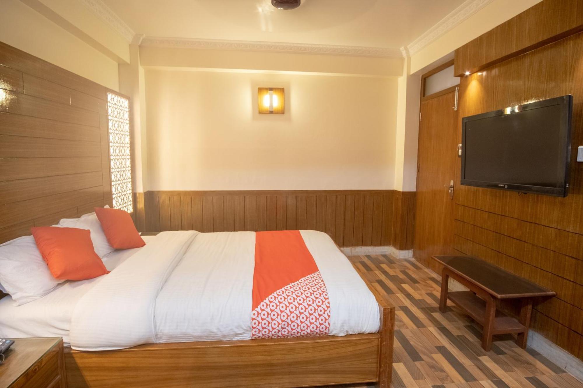 Oyo 304 Hotel Manama Balaju エクステリア 写真