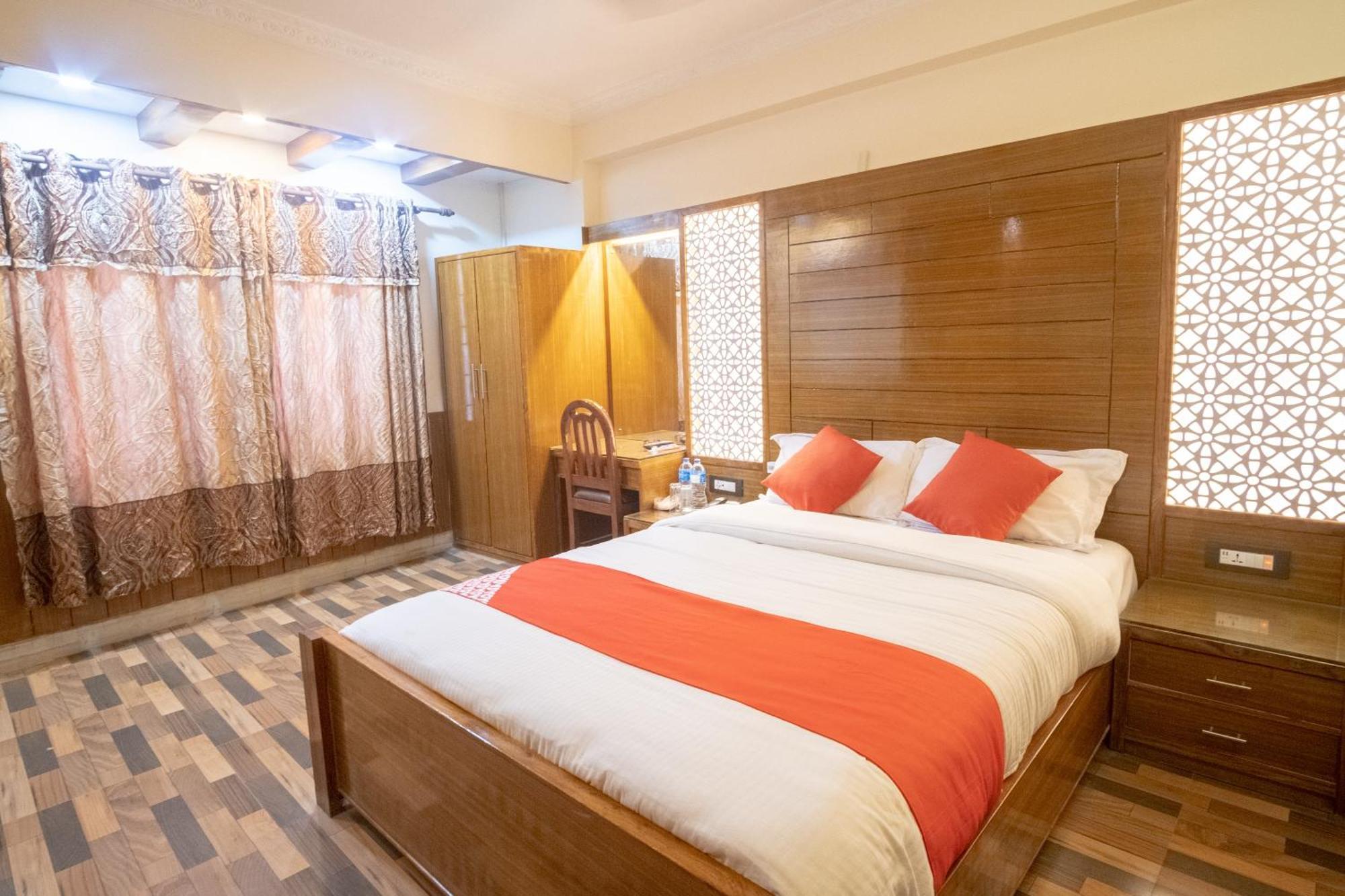 Oyo 304 Hotel Manama Balaju エクステリア 写真