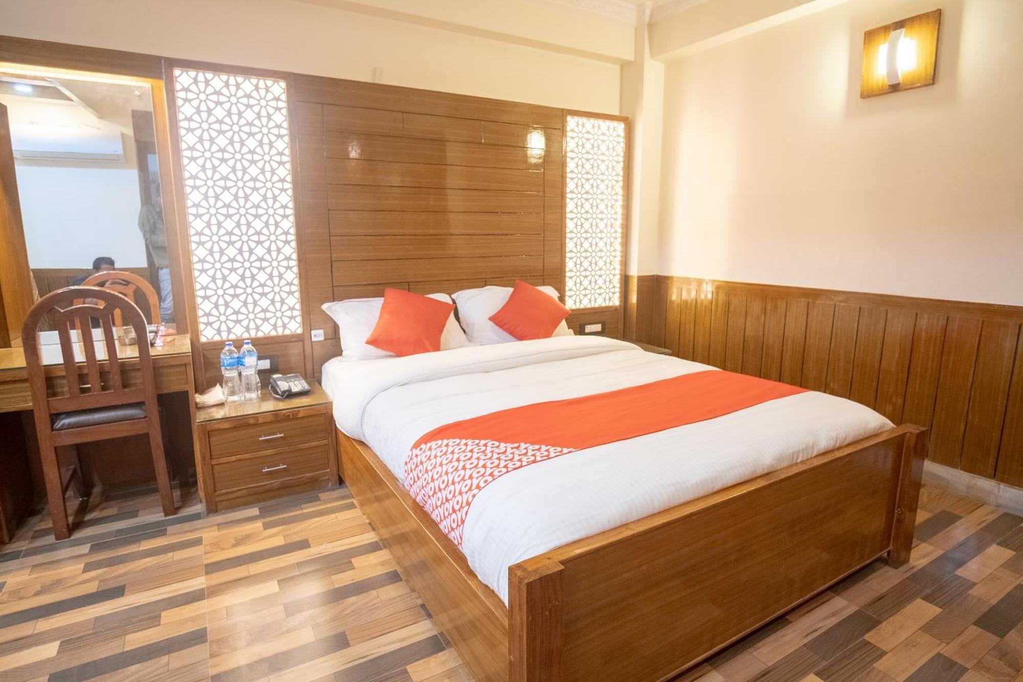 Oyo 304 Hotel Manama Balaju エクステリア 写真