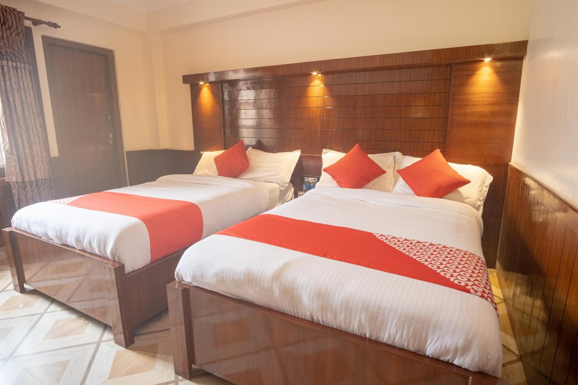 Oyo 304 Hotel Manama Balaju エクステリア 写真