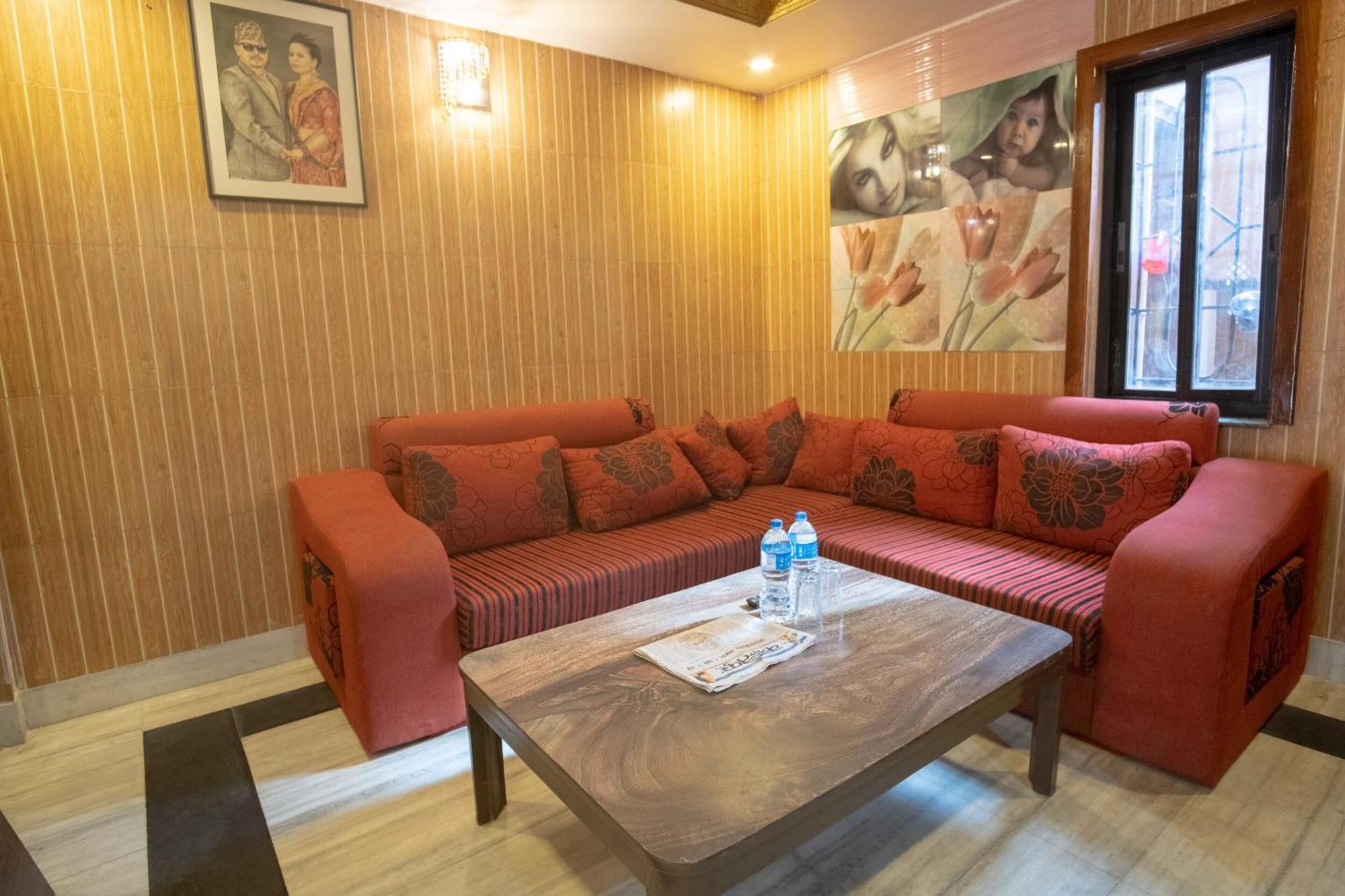 Oyo 304 Hotel Manama Balaju エクステリア 写真