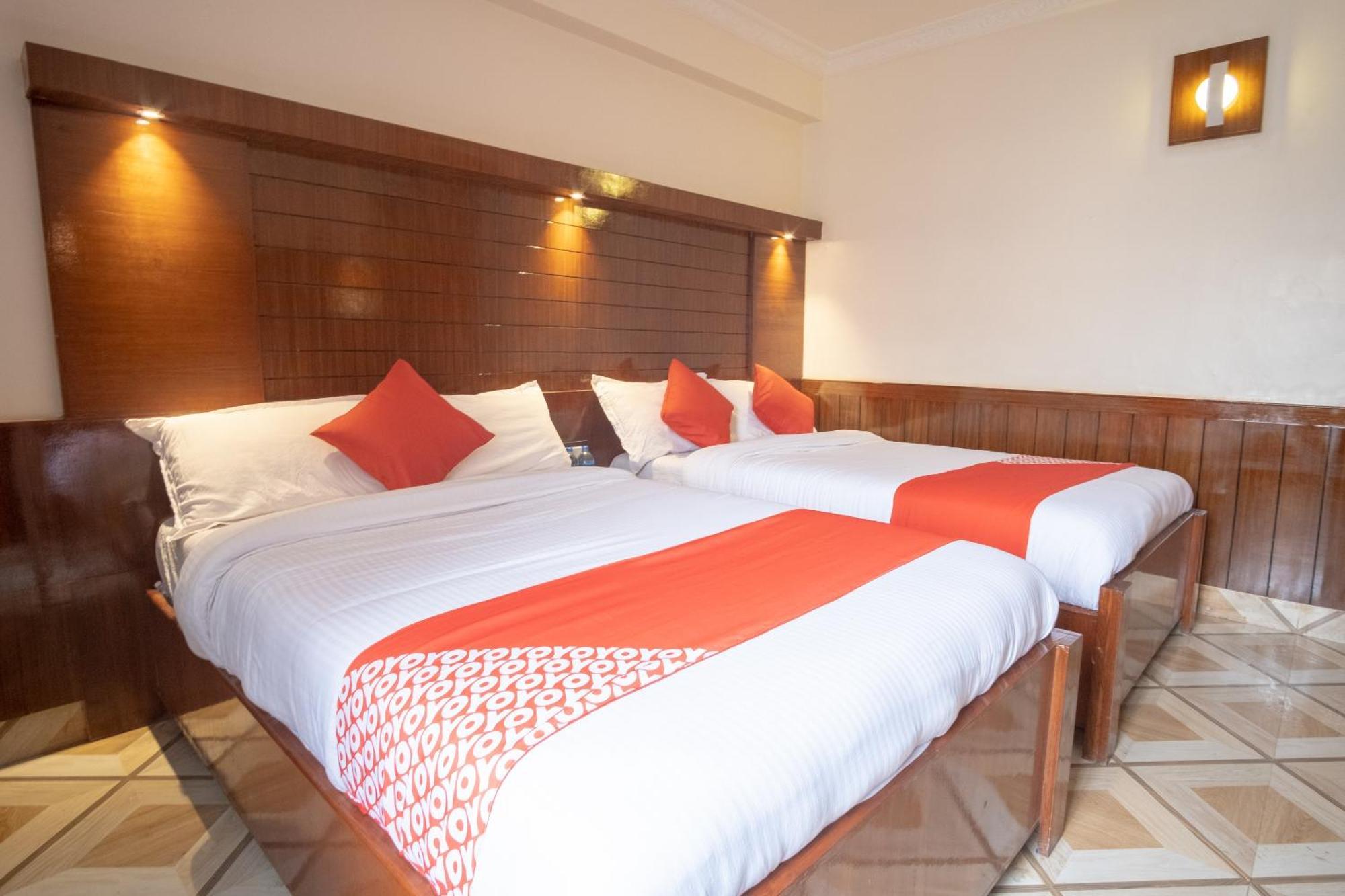 Oyo 304 Hotel Manama Balaju エクステリア 写真