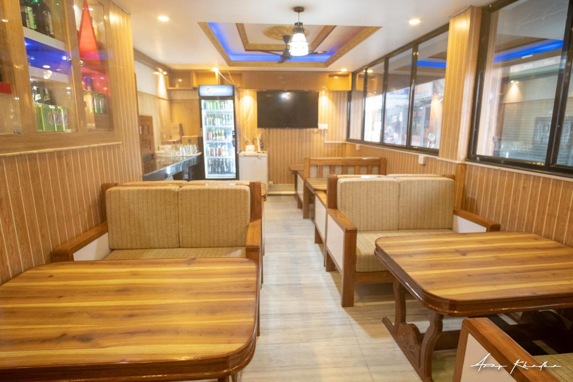Oyo 304 Hotel Manama Balaju エクステリア 写真