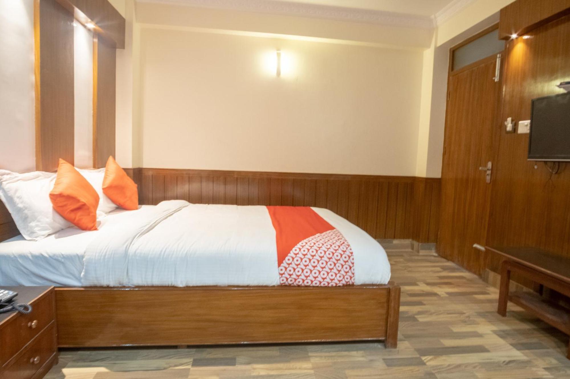 Oyo 304 Hotel Manama Balaju エクステリア 写真