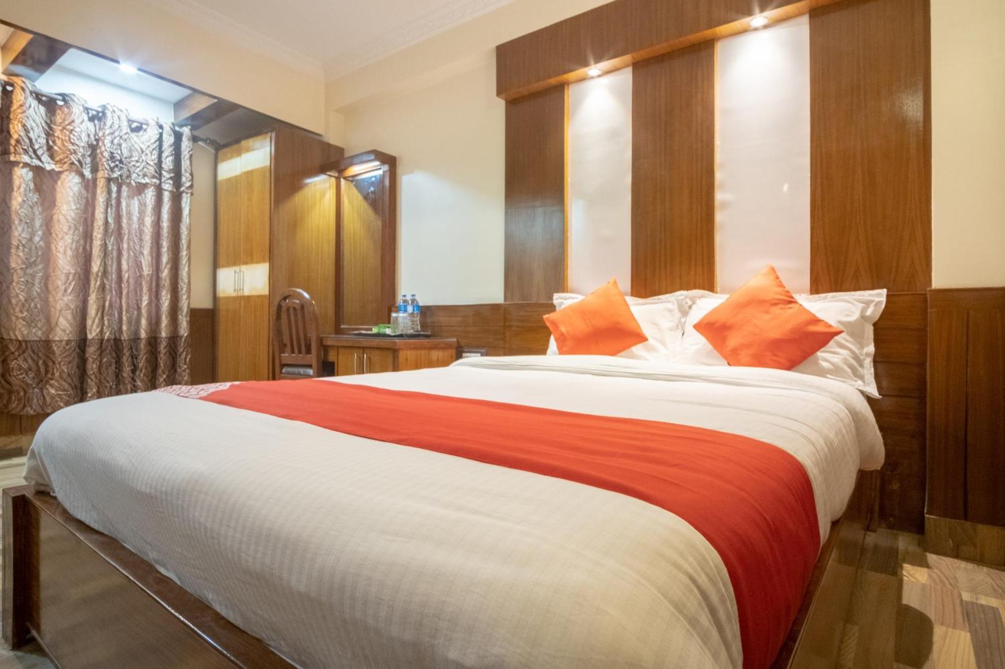 Oyo 304 Hotel Manama Balaju エクステリア 写真
